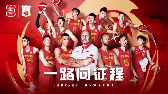 老兵亓长福身患阿尔茨海默病，在接到老战友陈年夜川的德律风时，却没能想起这位老战友是谁。他恍然意想到本身病情正在恶化，逐步的在健忘那些最为熟习的面目面貌。昔时的老战友已行将就木，亓长福决议在病情加重之前再会他们一面，他掉臂家人的否决，和孙子亓子豪一同踏上了寻觅老战友的旅途。终究却没能来得及见到陈年夜川，只能对着墓碑落泪。亓长福回家后当即换上了戎服，由于他最不想健忘本身曾是一位甲士。